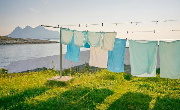 Come stendere il bucato: 7 piccoli trucchi per facilitare la stiratura