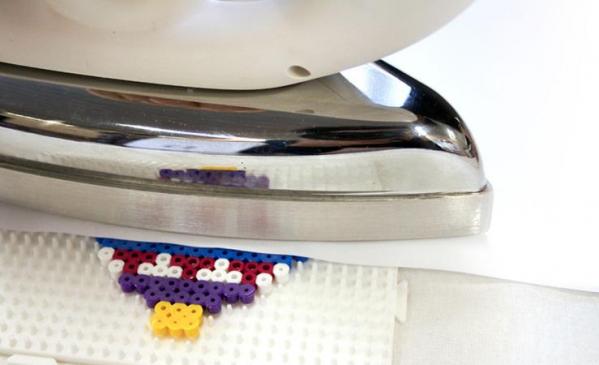 Wrap-up natalizi con le perline da stirare