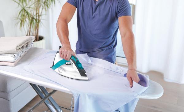 Ferri da stiro senza caldaia: i migliori modelli a confronto