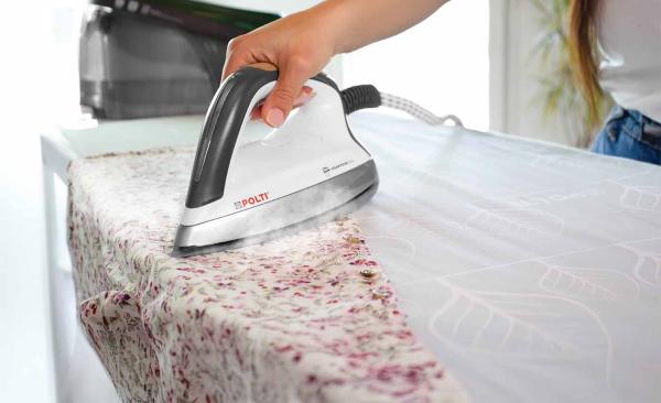 Come stirare una camicia di seta senza rovinarla: guida completa e consigli utili